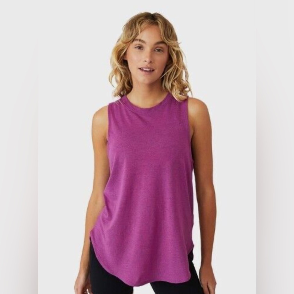 Cotton: On Body Active Curve Hem Tank